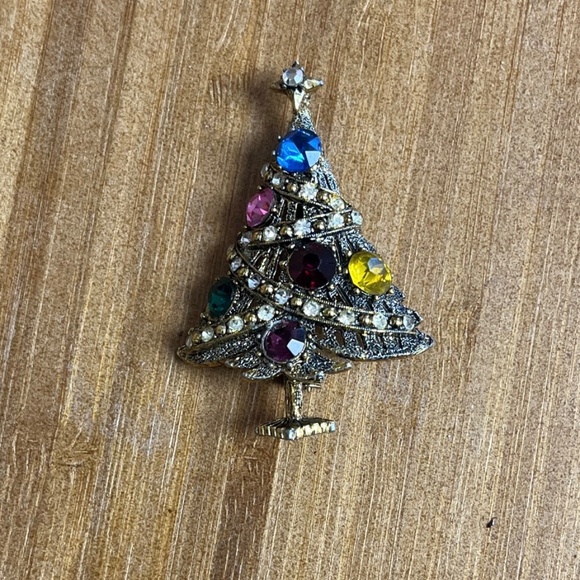 Stunning Vintage Hollycraft Christmas Tree Brooch - Picture 5 of 7